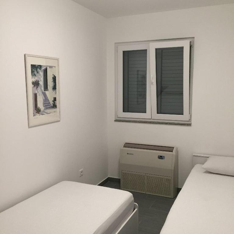 White Anchor Apartment Водице Екстериор снимка