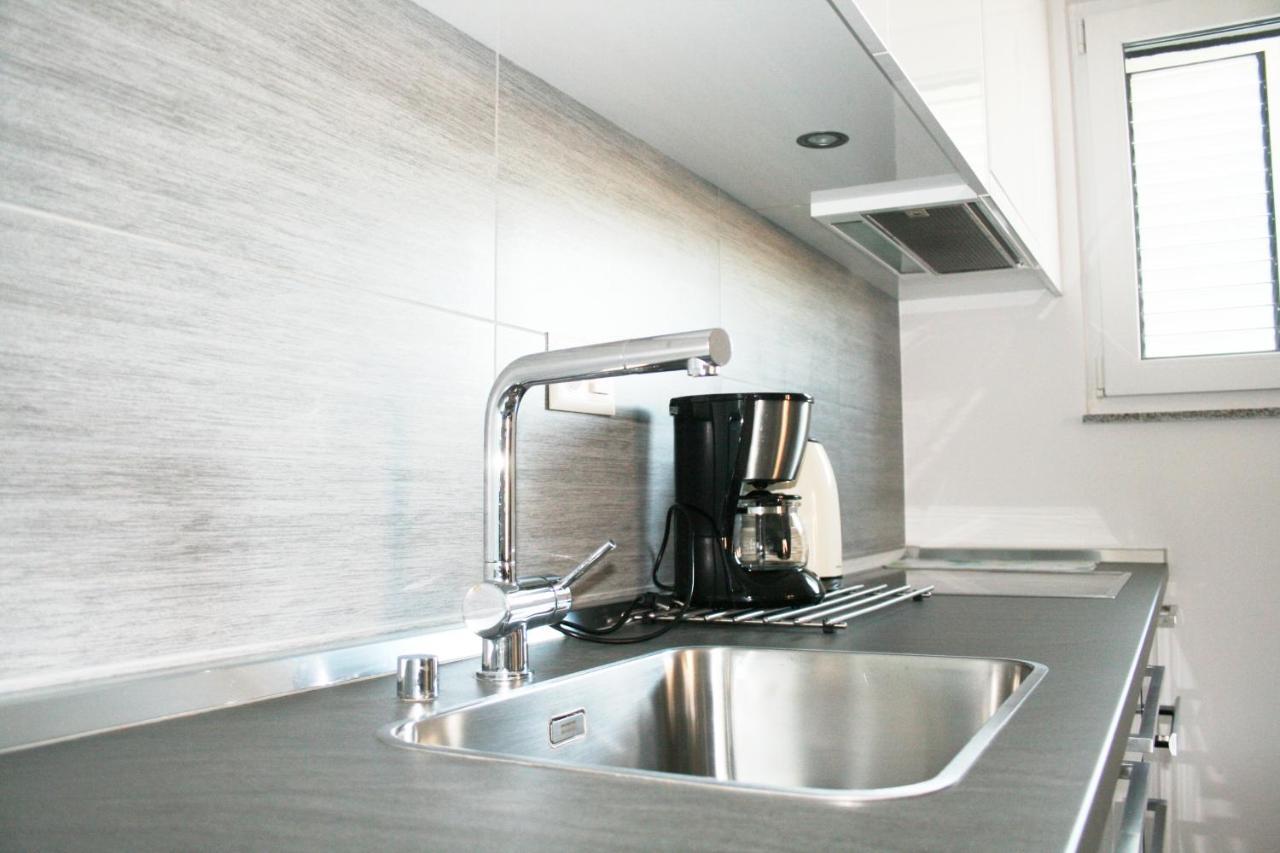 White Anchor Apartment Водице Екстериор снимка
