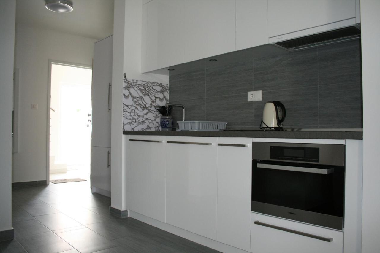 White Anchor Apartment Водице Екстериор снимка