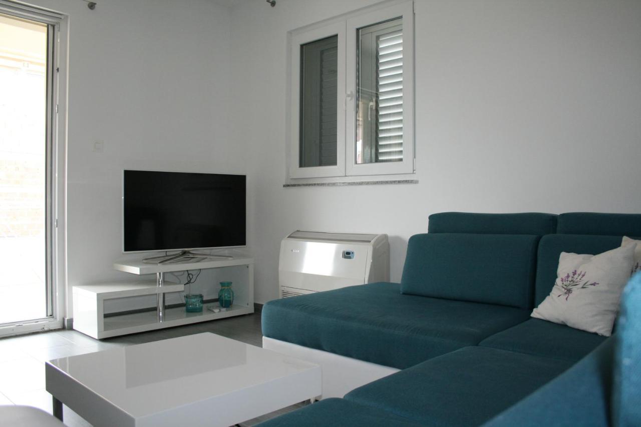 White Anchor Apartment Водице Екстериор снимка