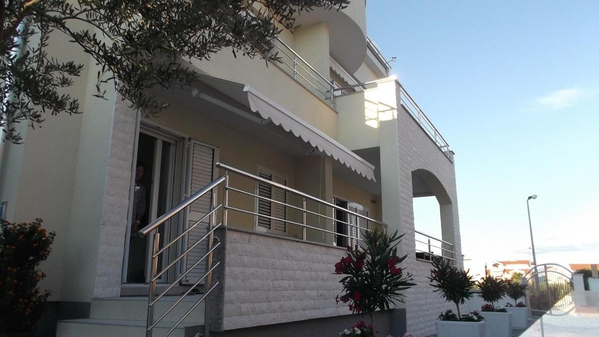 White Anchor Apartment Водице Екстериор снимка