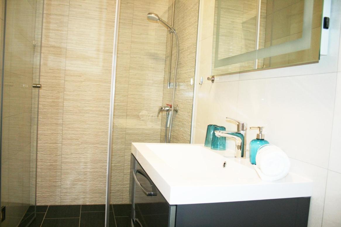 White Anchor Apartment Водице Екстериор снимка