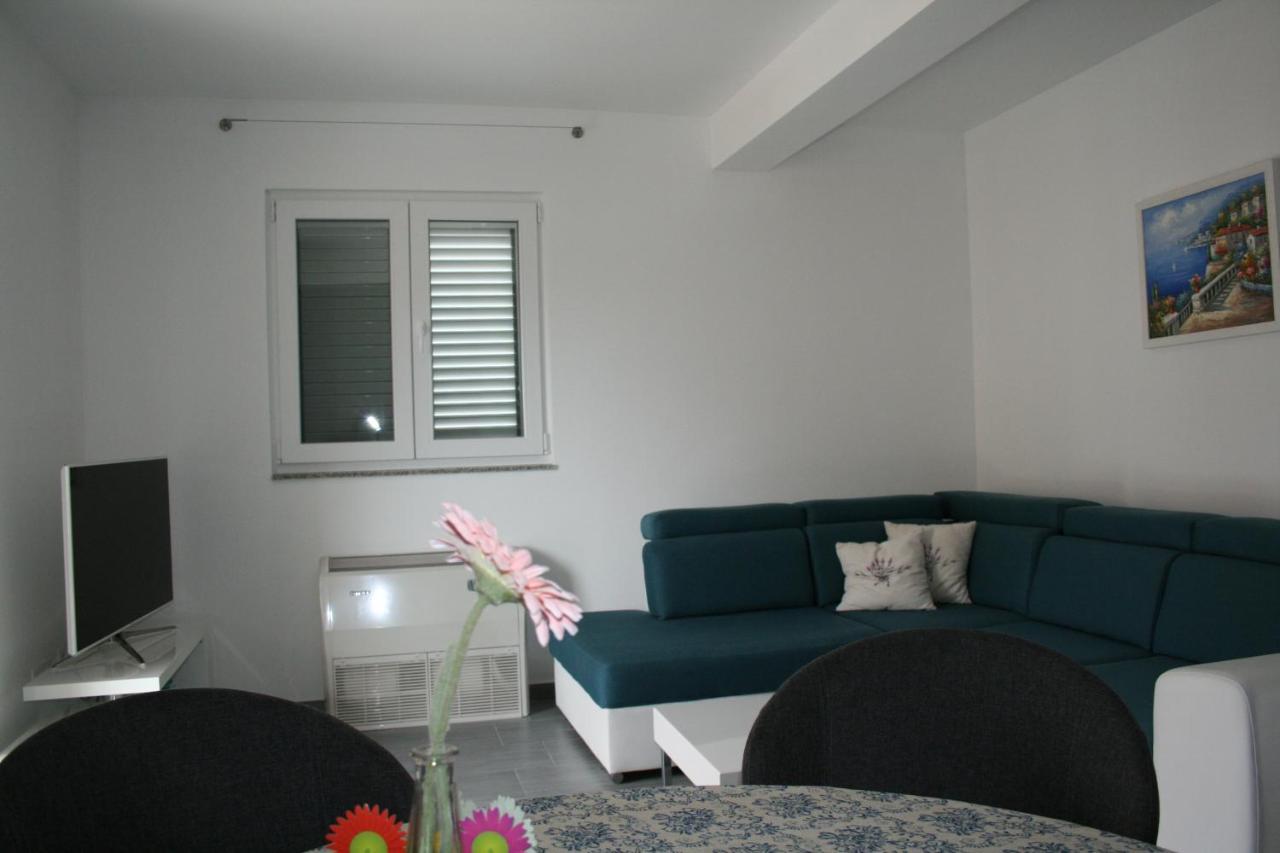 White Anchor Apartment Водице Екстериор снимка